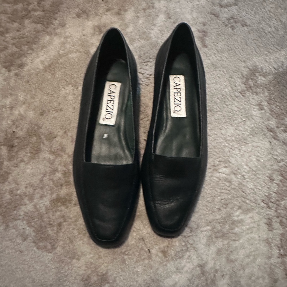 Capezio dark green flats size 7